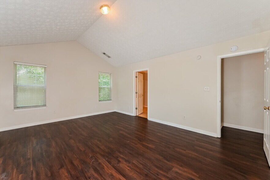 Building Photo - 564 Kirtley Ct