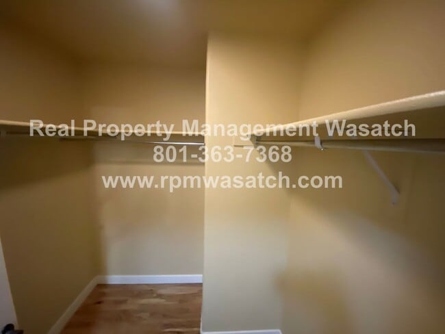 Building Photo - Check Out This Beautiful 2 Bedroom 2 bathr...