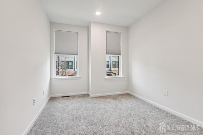 Building Photo - 214 Jessie Pl