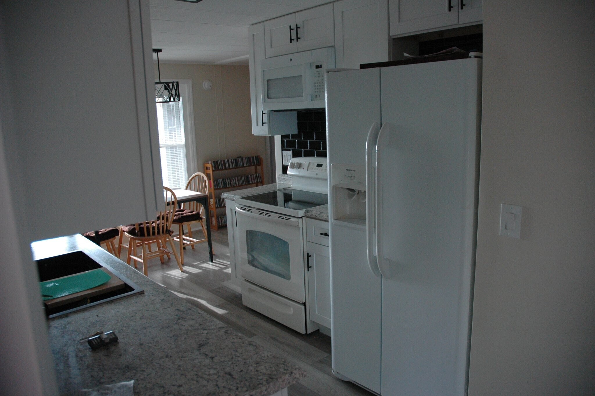 Building Photo - 23 Kinsmen Dr