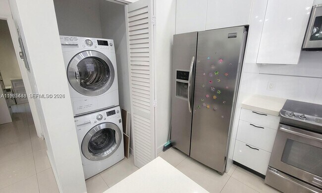 Building Photo - 3356 Bird Ave