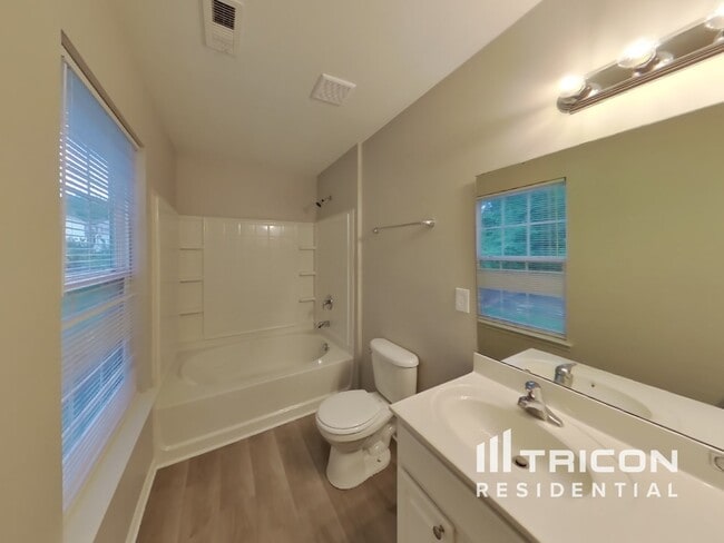Building Photo - 321 Lingonberry Dr