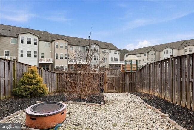 Building Photo - 33 Forge Mill Rd