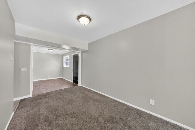 Building Photo - Section 8 Accepted