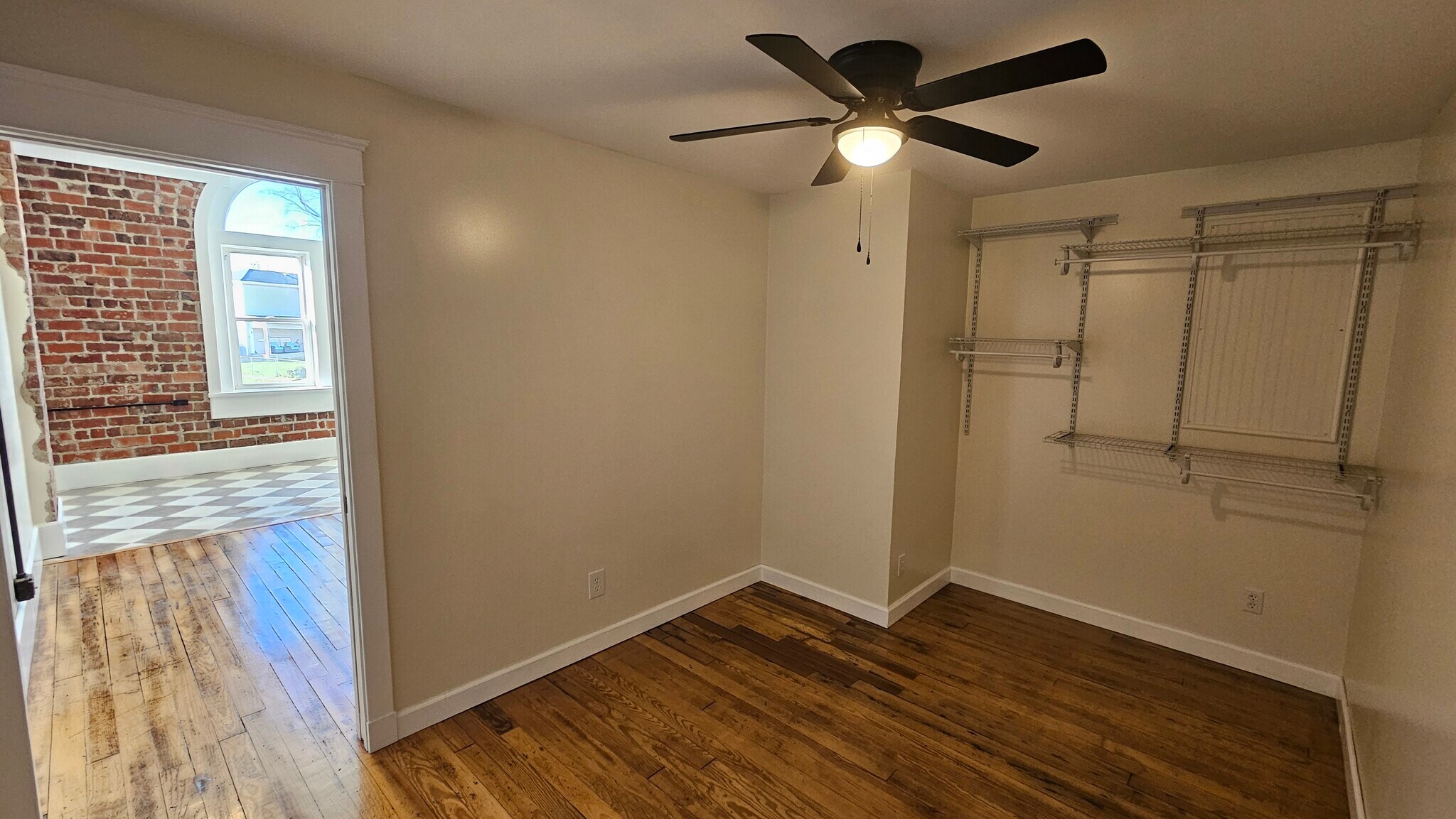 Building Photo - 33 N Main St