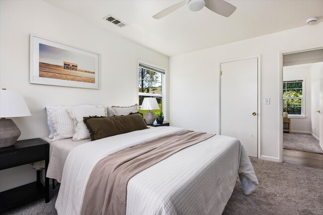 Building Photo - 191 Del Sur Way