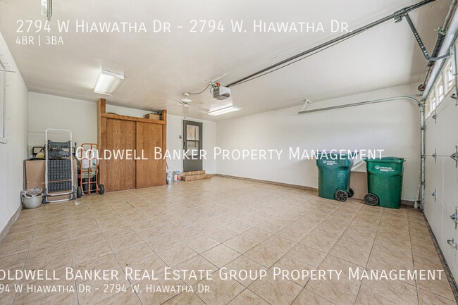 Building Photo - 2794 W Hiawatha Dr