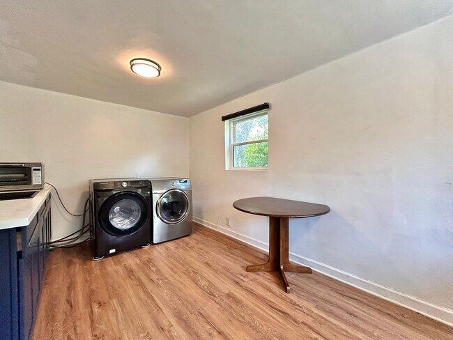 Building Photo - 2309 Devonshire Dr