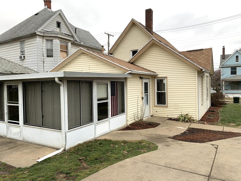 Building Photo - 601 Lincoln Ave NW