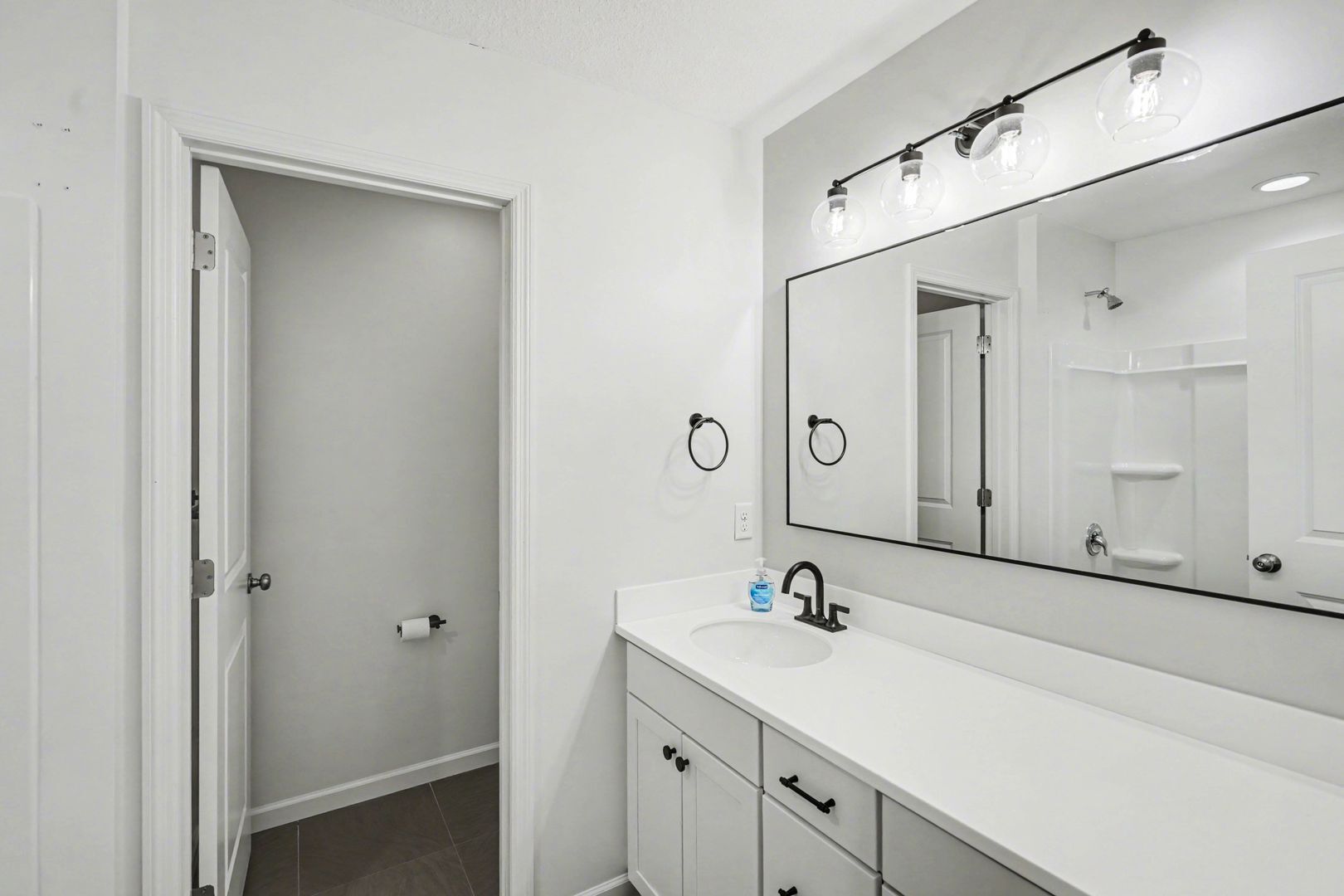 Building Photo - 5465 Annapolis Ln N