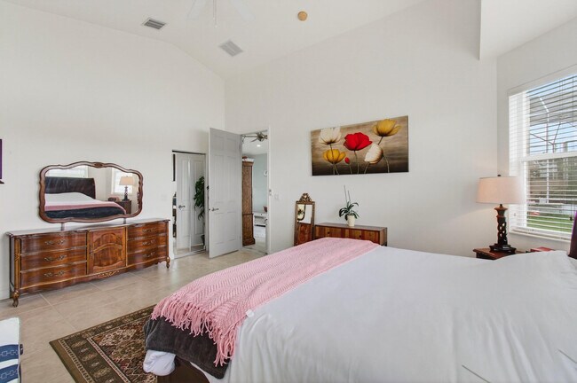 Building Photo - 7230 Via Luria