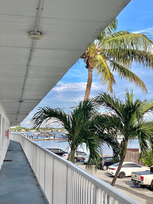 Building Photo - 4500 N Flagler Dr