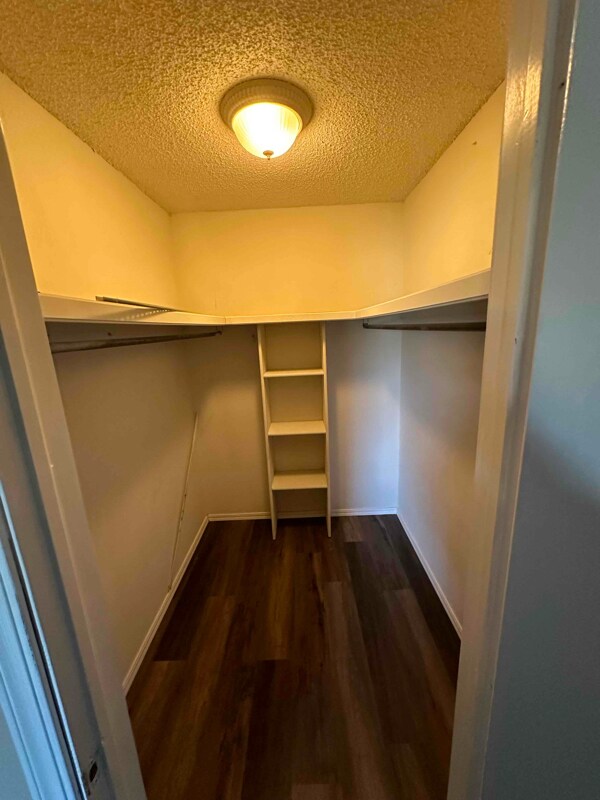 Building Photo - 9224 W 1st St