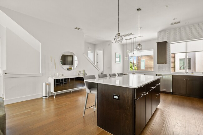 Building Photo - 505 Tillery St