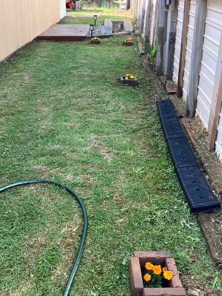 Building Photo - 18 Century St