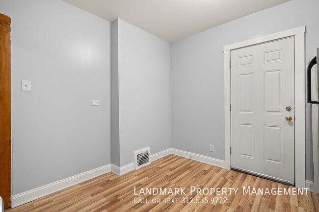 Building Photo - 4144 N Mozart St