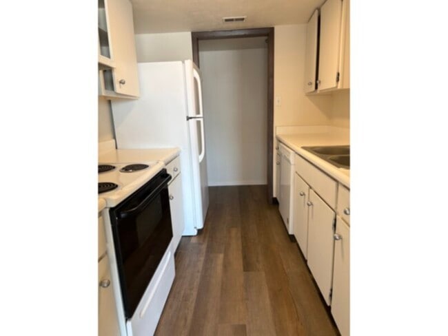 Building Photo - Dayton Green Condo with a VIEW