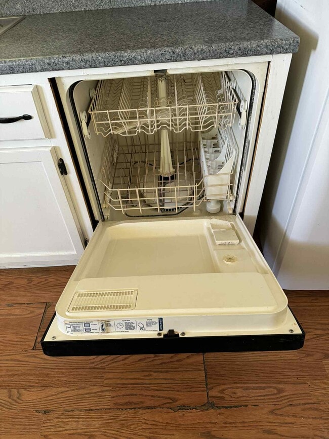 Building Photo - 1611 Nutwood St