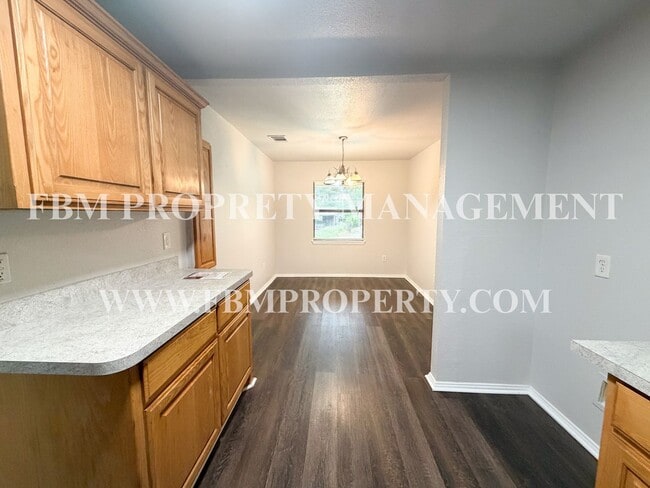 Building Photo - 108 Sunset Cir