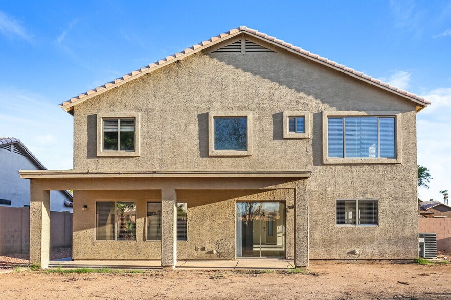 Building Photo - 5182 W Vista Ave