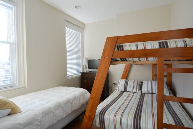 Building Photo - 118 3rd St SE