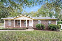 Building Photo - 1831 Mara Dr NE