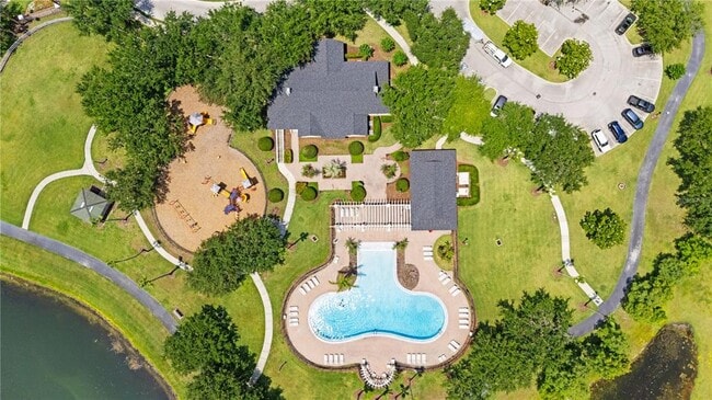 Building Photo - 12917 Grovehurst Ave