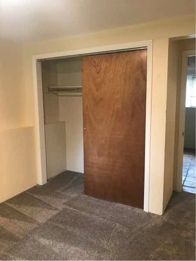 Building Photo - STUDENTS WELCOME! 3-Bed / 2-Bath Home 2 Miles from CSU