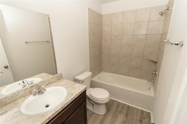 Building Photo - 4903 Banyan Tree Trl