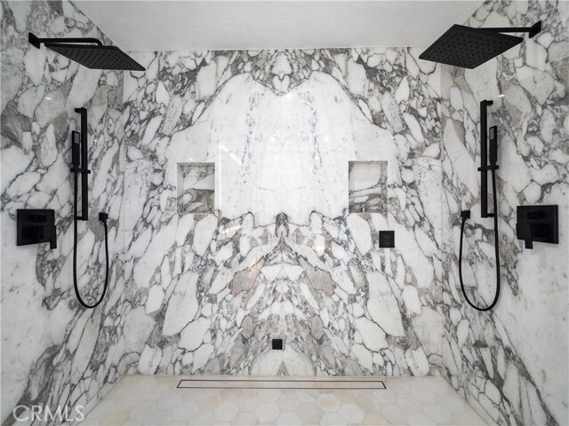 Building Photo - 5710 Hill Oak Dr