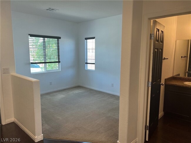 Building Photo - 10862 Knickerbocker Ave