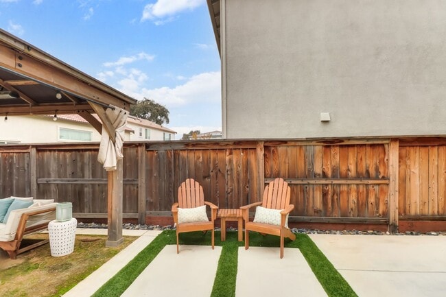 Building Photo - Beautiful 4-Bedroom, 3-Bath Home on a Quiet Cul-de-Sac in Woodland