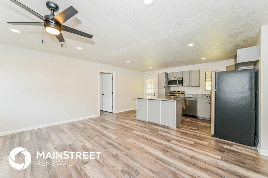 Building Photo - 6704 Bay Cir Dr