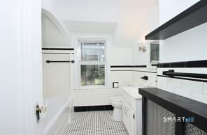 Building Photo - 322 Deerfield Rd