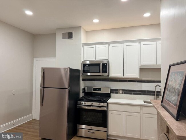 Building Photo - 2439 Maryland Ave