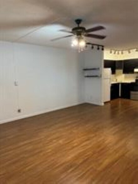 Building Photo - 6200 NE 22nd Way