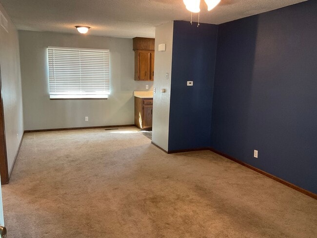 Building Photo - 402 E Jefferson St