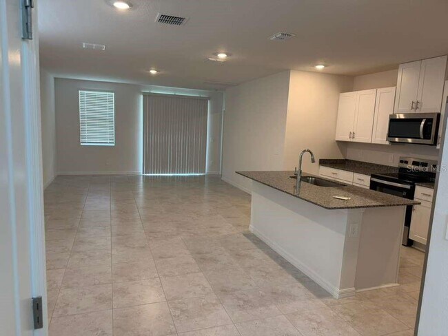 Building Photo - 5501 Clove Row