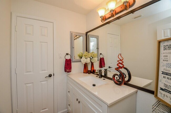 Building Photo - 18106 Rileybrook Cir
