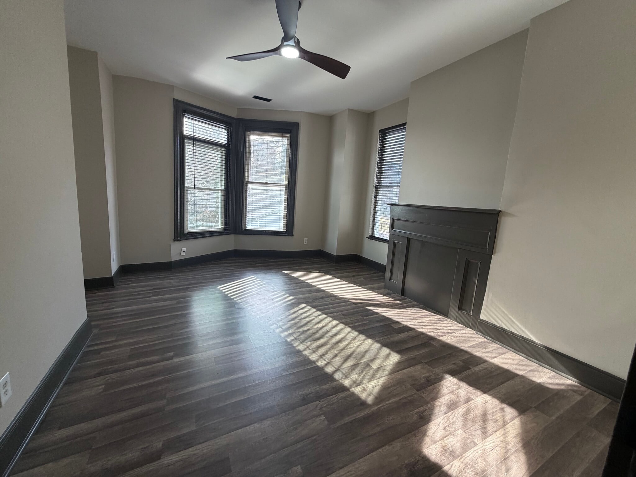 Building Photo - 2201 Kemper Ln