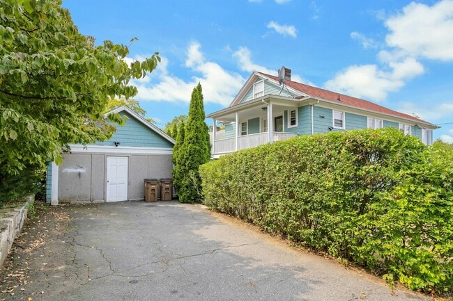 Building Photo - 137 Rock Spring Rd