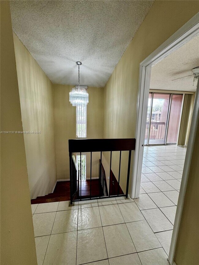 Building Photo - 6312 SW 139th Ct