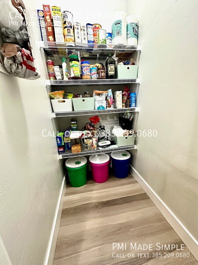 Building Photo - Move in Special! Condo with Amazing Views ...