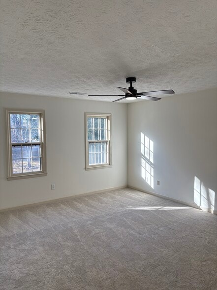 Building Photo - 807 Oak Bridge Ln