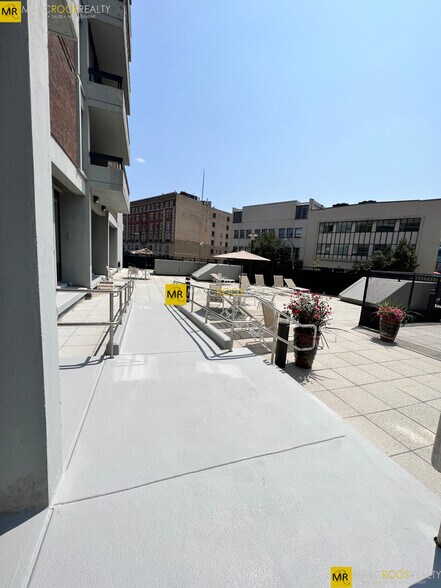 Building Photo - 560 Commonwealth Ave