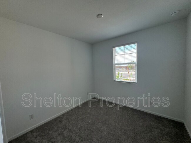 Building Photo - 14930 W Buckskin Trl