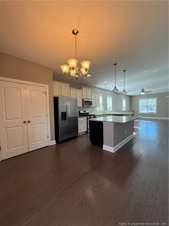 Building Photo - 385 Falls Creek Dr