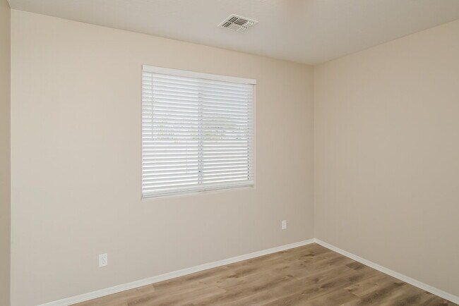 Building Photo - 10498 E Aster Ln