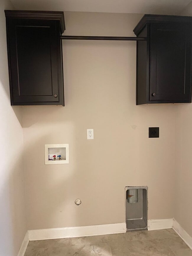 Building Photo - 3383 Oodie Ln