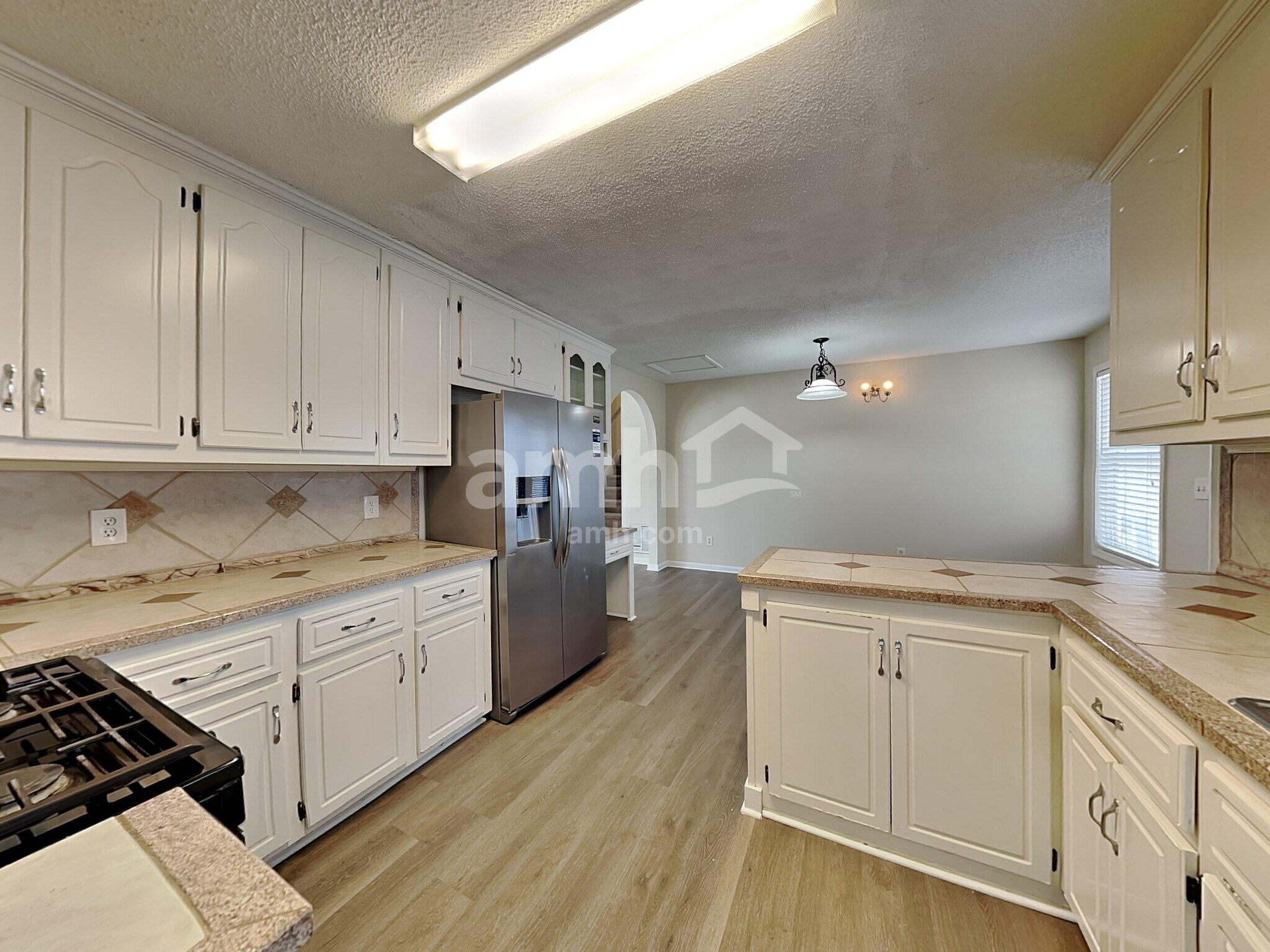 Building Photo - 1017 Queensbury Run